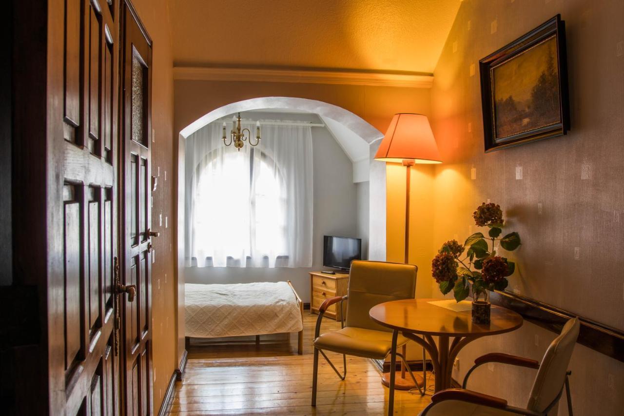 Hotel Daria Dworek Mysliwski Лодзь Екстер'єр фото
