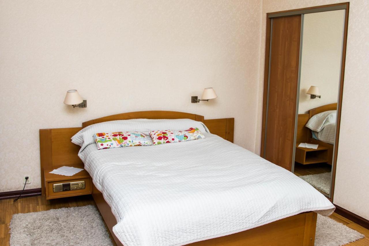 Hotel Daria Dworek Mysliwski Лодзь Екстер'єр фото